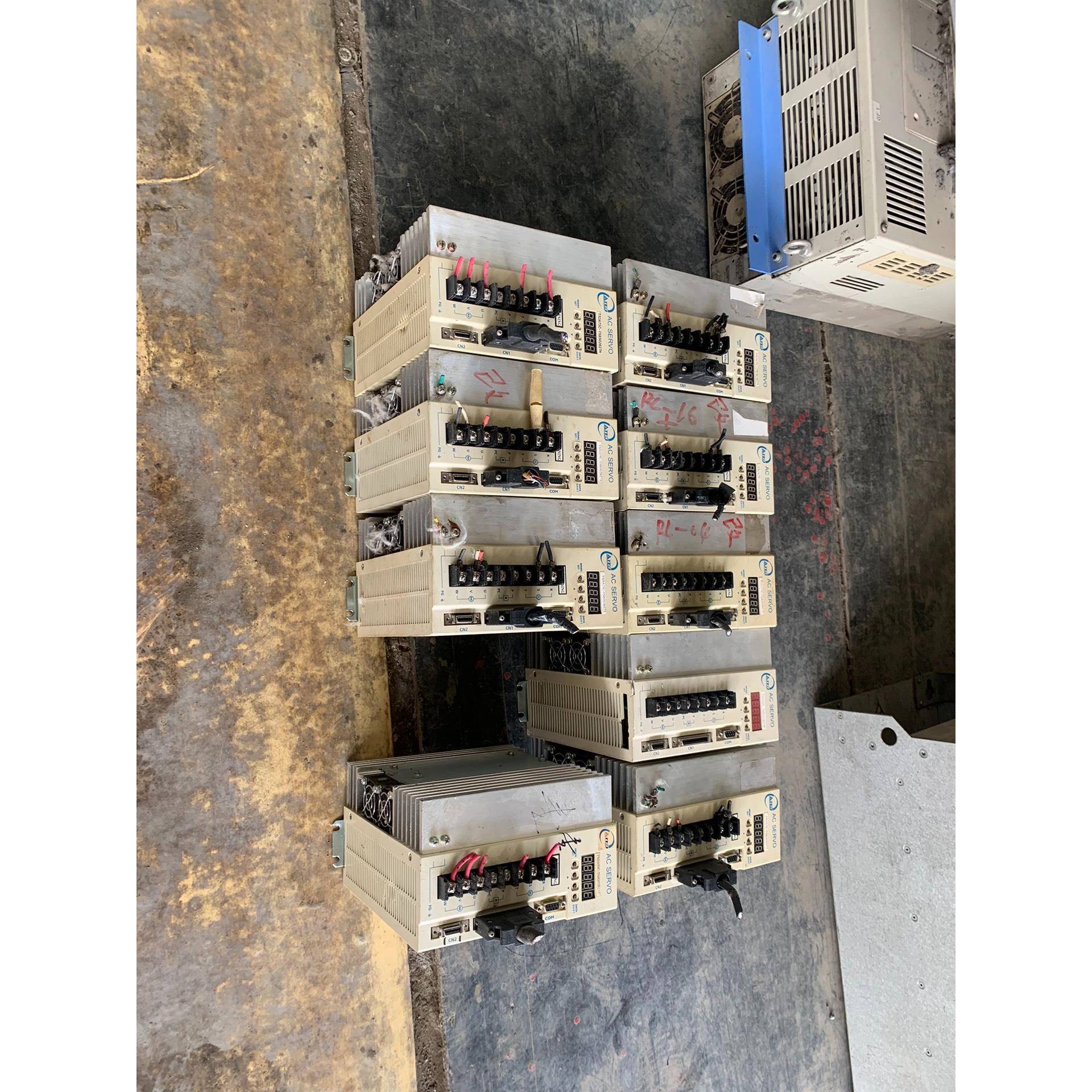 东元驱动器TSDA75C-TSB302B27H有8台.TSD