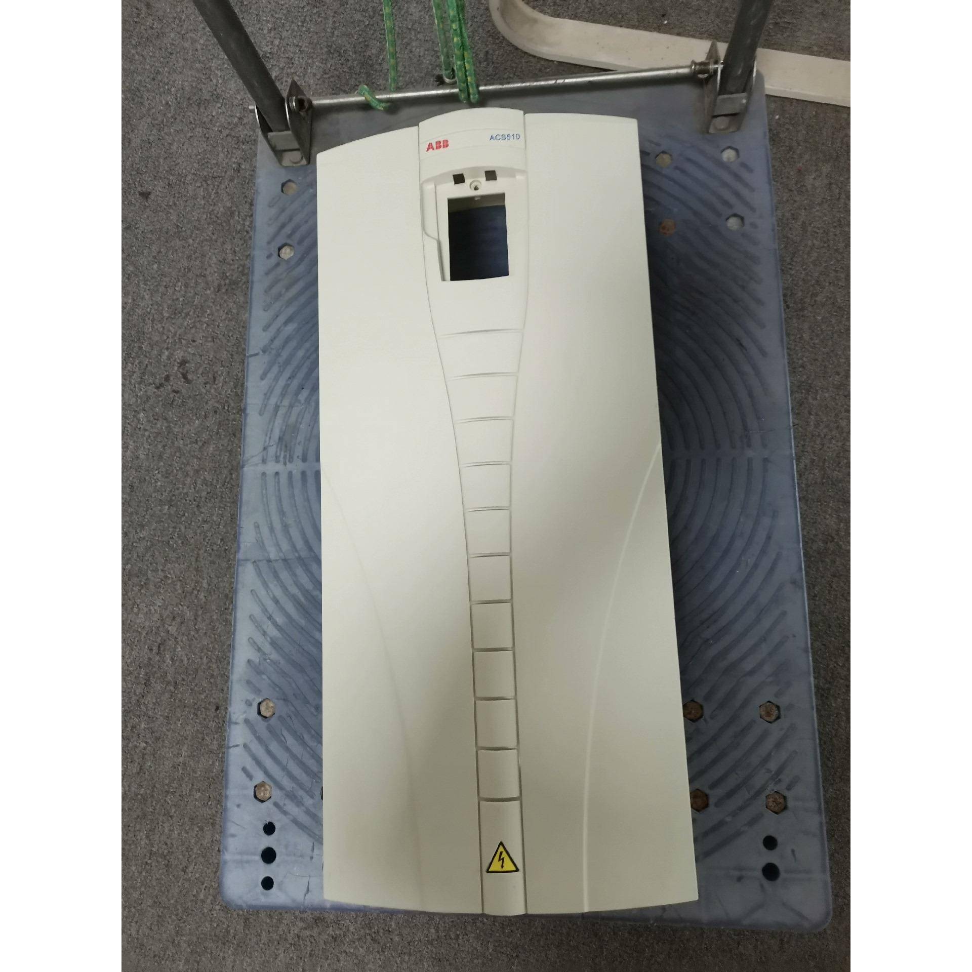ABB变频器ACS510 R6白色外壳