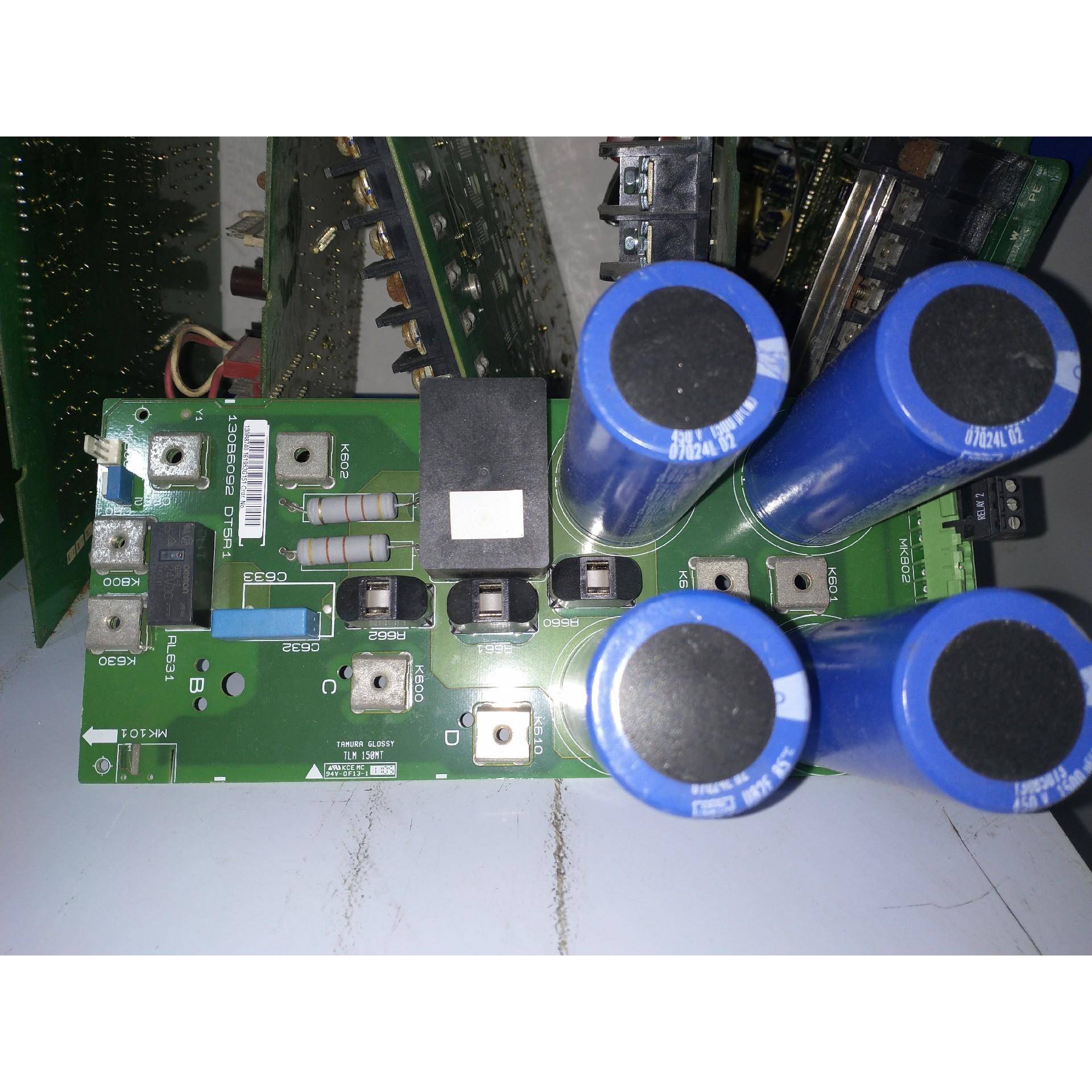 丹佛斯变频器电容板130B5092 DT5R1