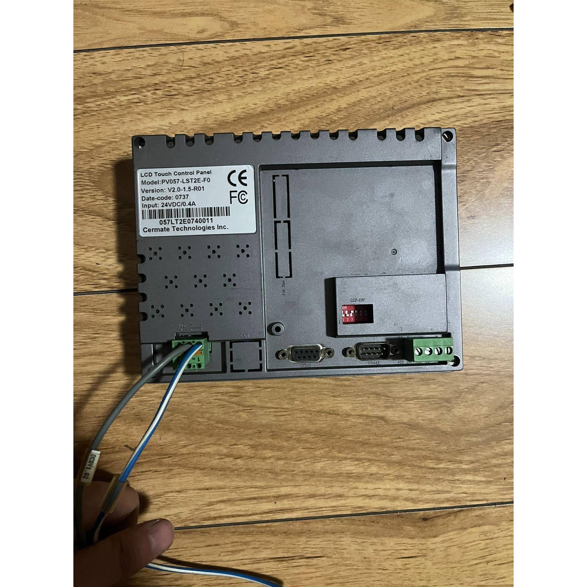 PV057-LST2E-F0斯美特触摸屏