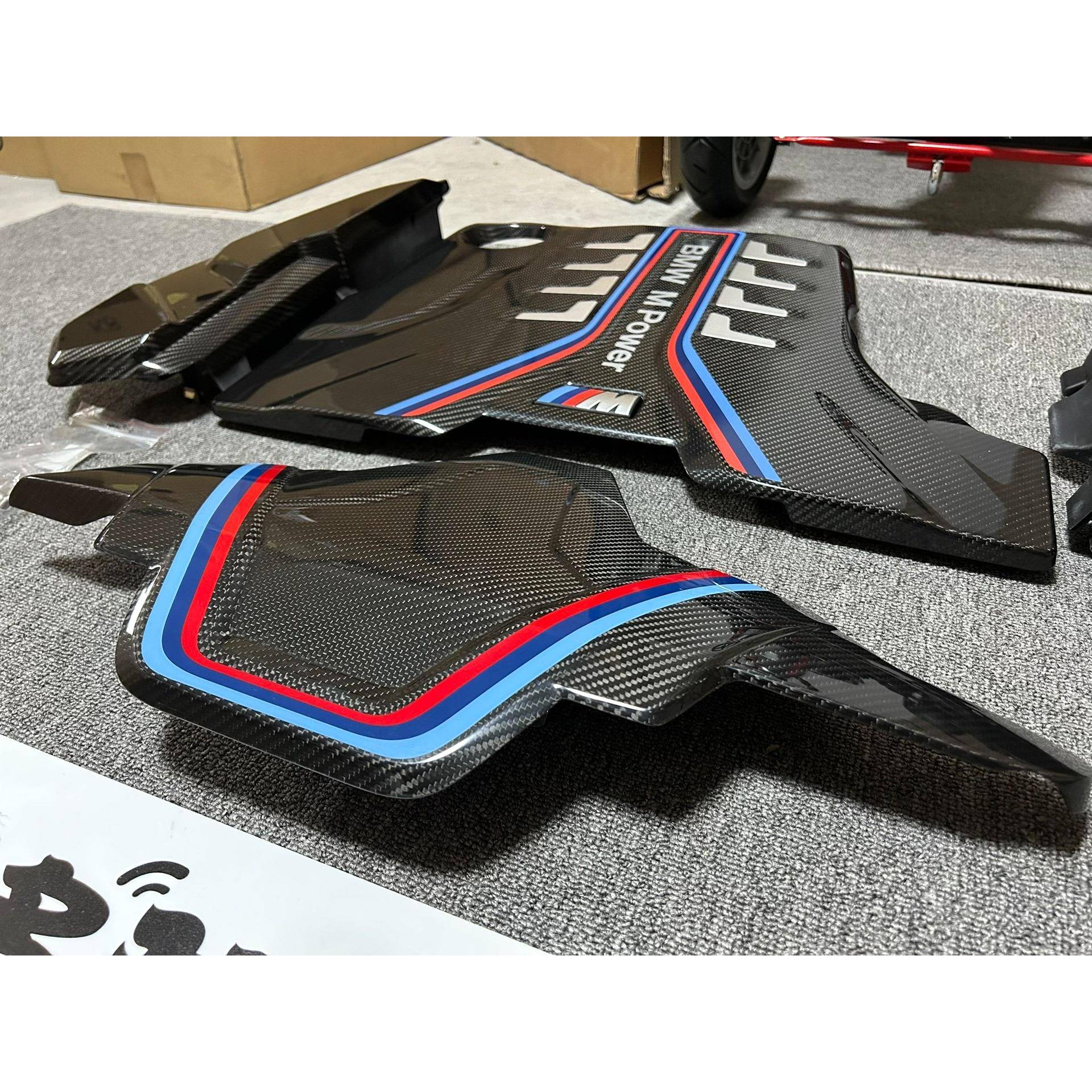 宝马F90 M5 F9X M8原厂碳纤维发动机盖板