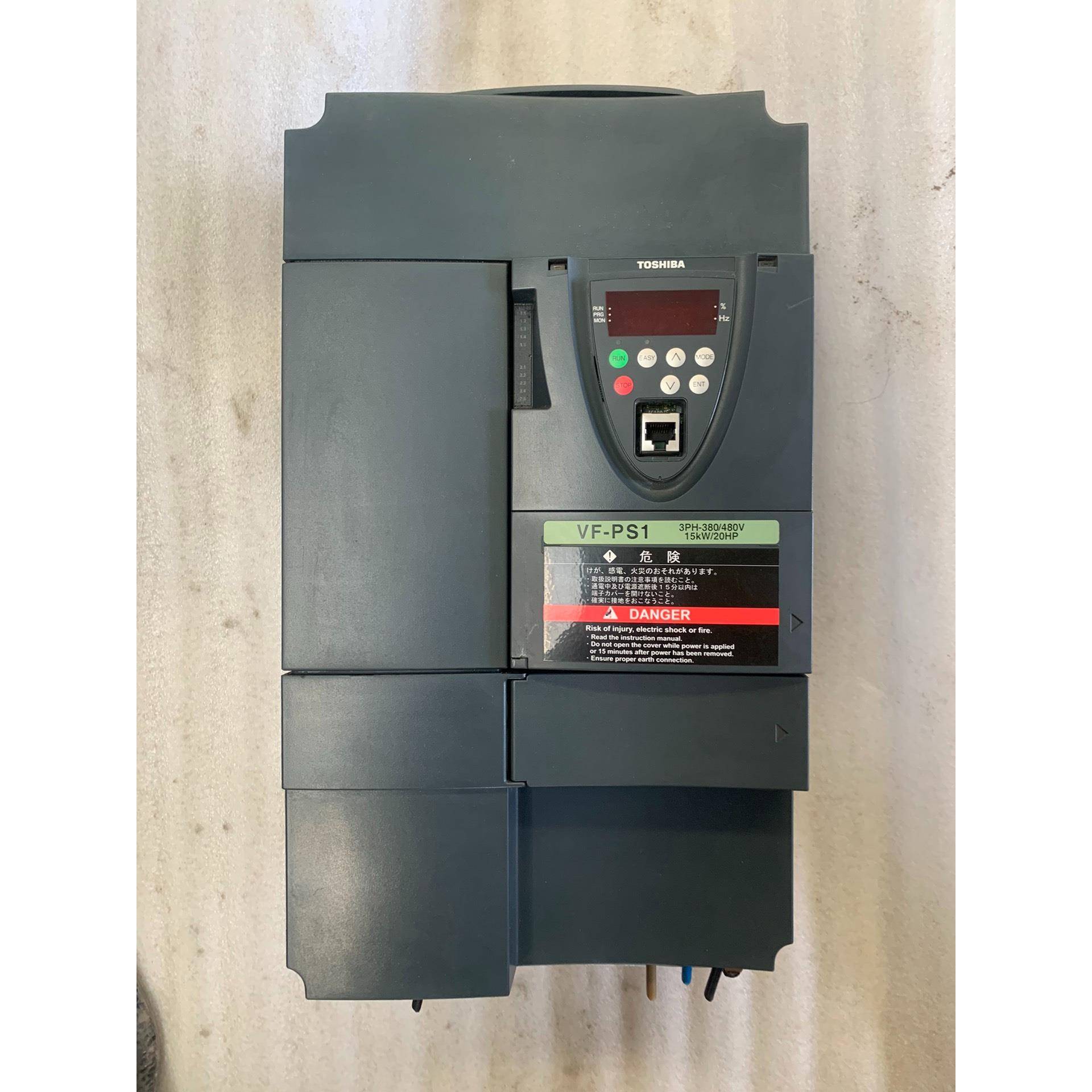 东芝VFPS1变频器，15kw，年份近，如图，