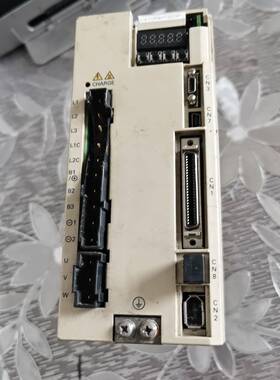 SGDV-5R5A01A 750w 伺服器，暴力拆解接口