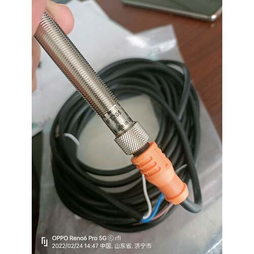 IFM接近传感器IFT205及配套连接电缆EVC001