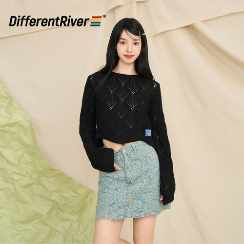 简约镂空短款上衣毛衣