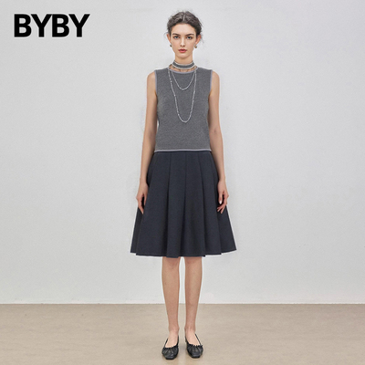 布衣布语绵羊毛灰色针织背心短款