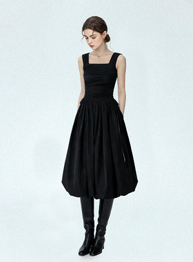 法式纯欲高级感显瘦黑色方领褶皱吊带连衣裙女夏收腰针织拼接长裙