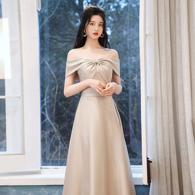 伴娘服2024新款夏季缎面香槟色简约大气修身显瘦长款姐妹团礼服