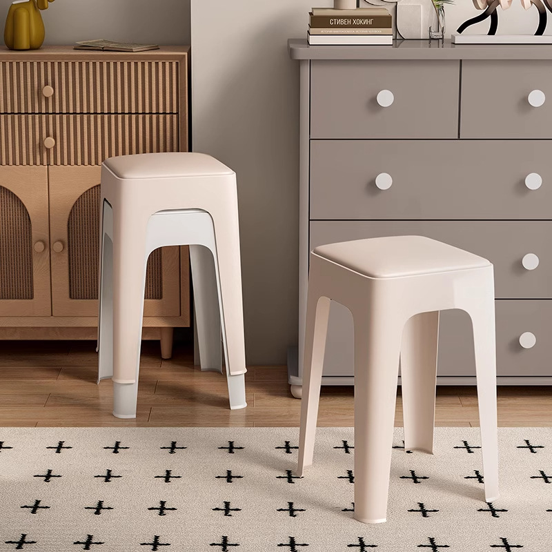 塑料凳子家用加厚可叠放软包板凳现代简约客厅餐桌大号餐厅椅子