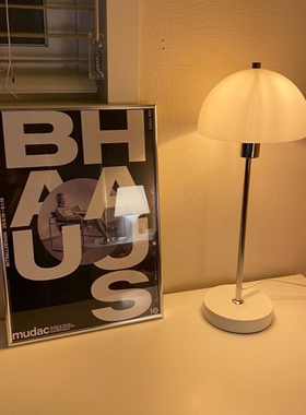 bauhaus包豪斯餐厅客厅loft店铺字母大落地画挂画工作室ins装网红