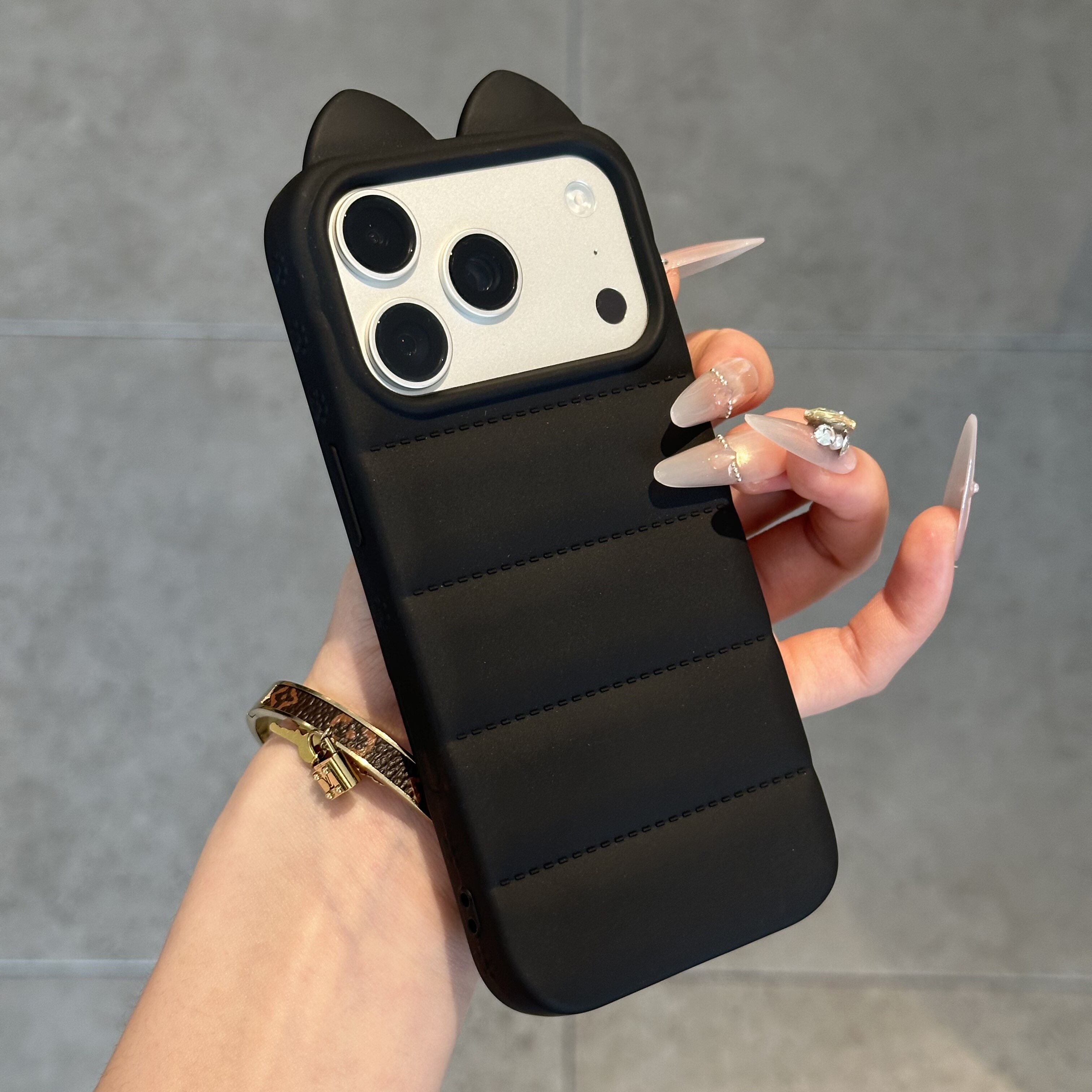 简约纯色硅胶立体猫耳羽绒服适用苹果iphone17promax硅胶手机壳16pro男女款15pro防摔17pro保护套13/14纯色软