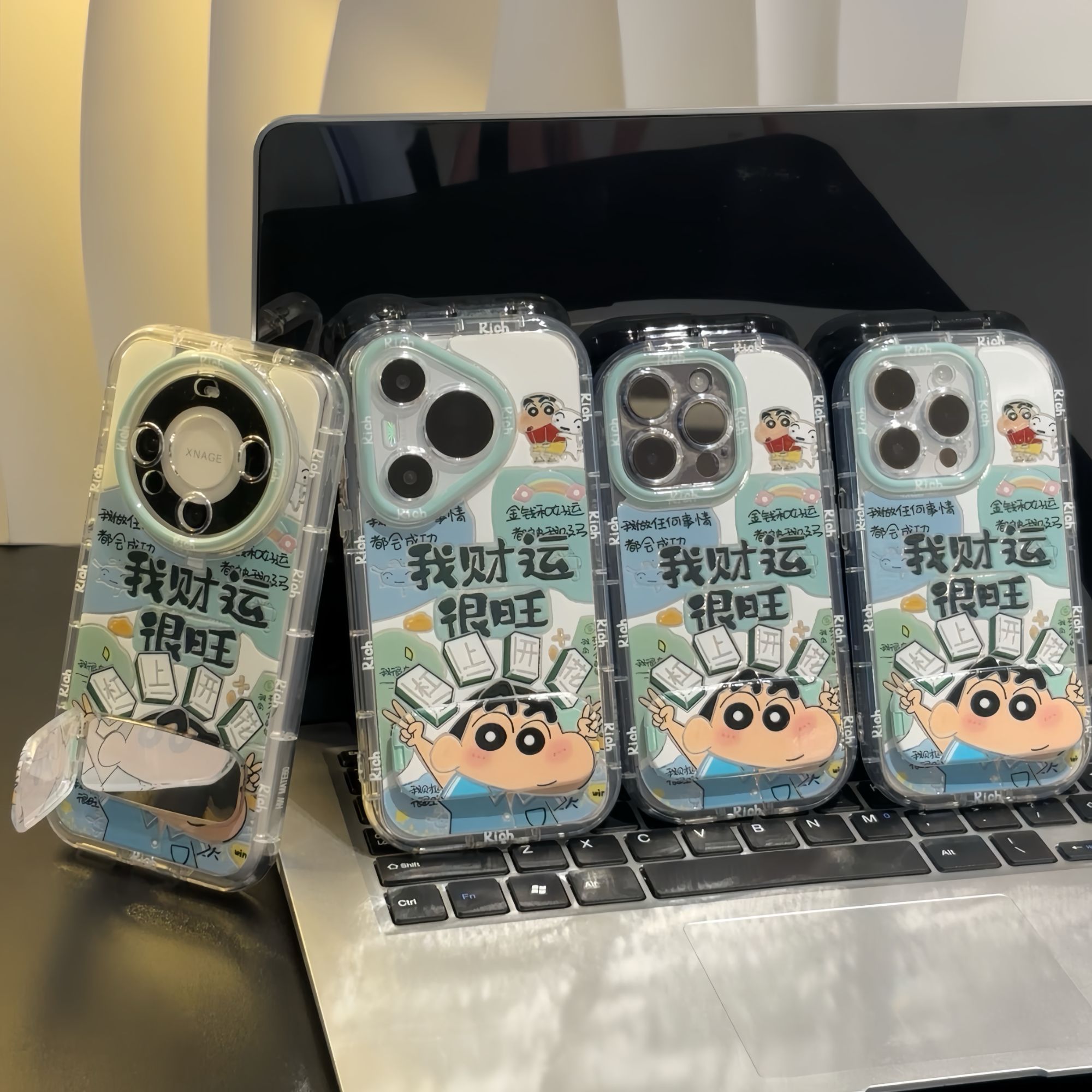 泡芙羽纱财运旺小新补妆镜小支架适用iPhone16苹果14pro手机壳华为nova13荣耀vivox200小米15全包防摔oppo女