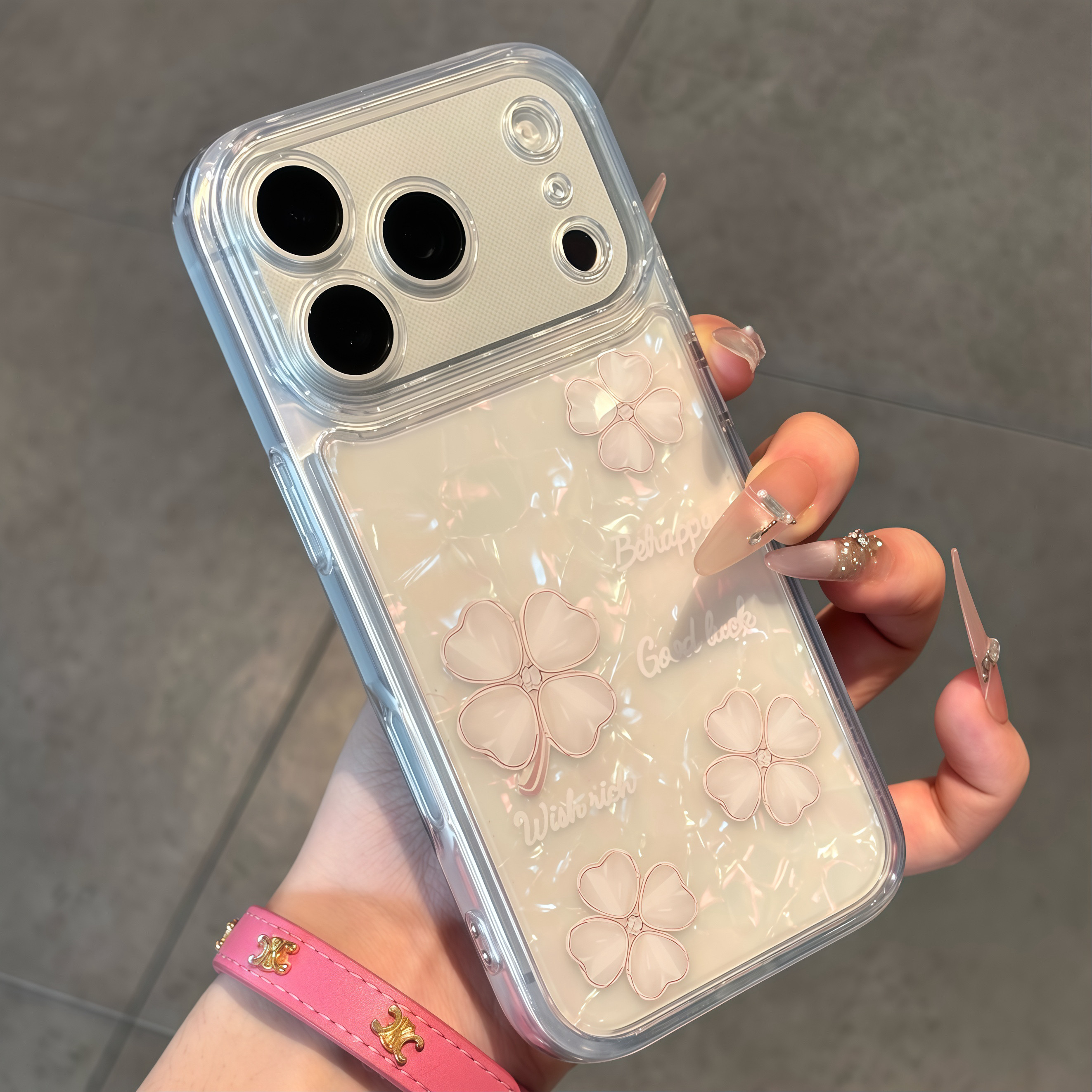 奶油白四叶草贝壳纹适用iphone17promax手机壳苹果16Pro新款光影壳华为Mate80创意vivoX300全包防摔小米17Pro