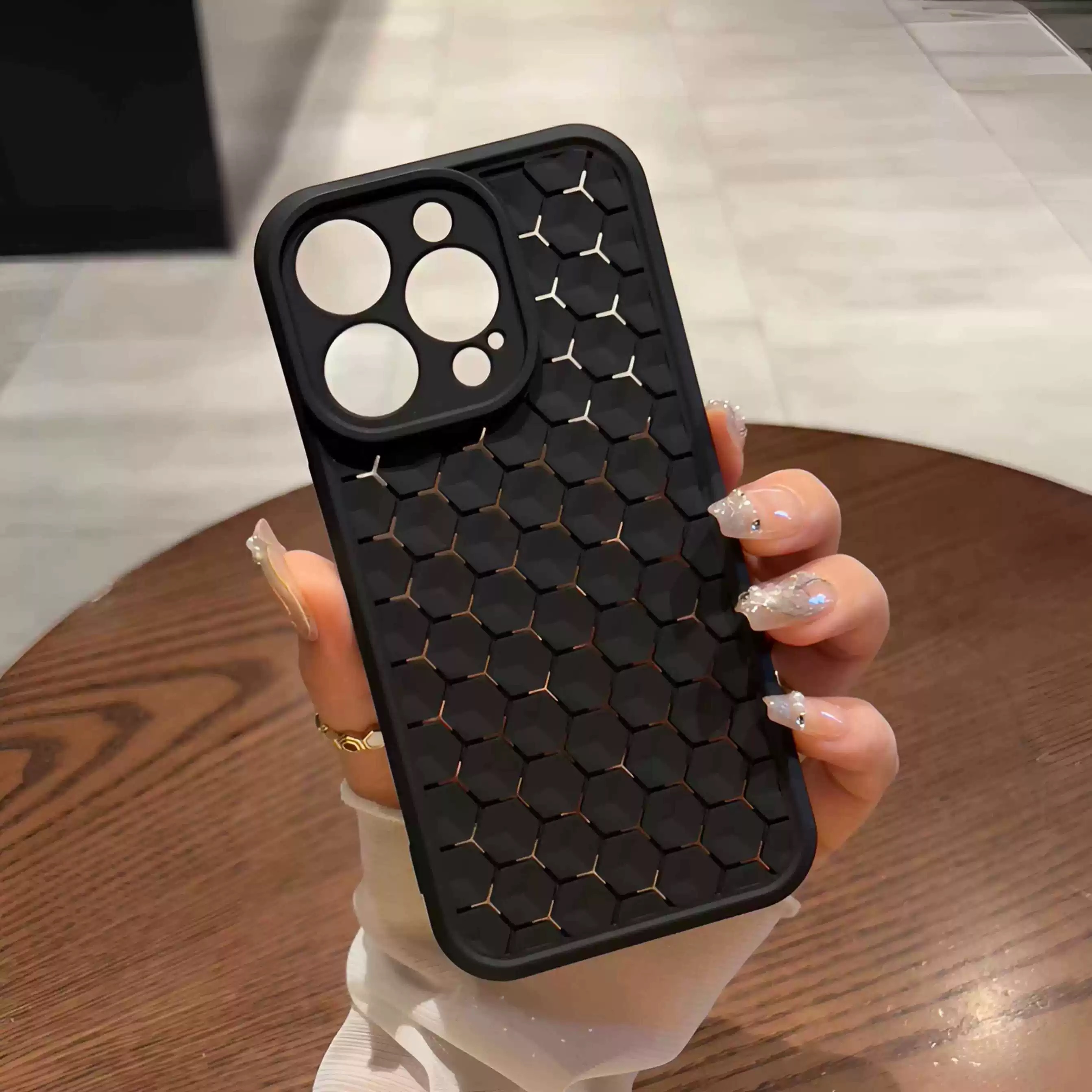 2024新款不会撞壳适用苹果15promax的手机壳高级感iphone16蜂窝散热透气14pro超薄13全包防摔硅胶max男生女款