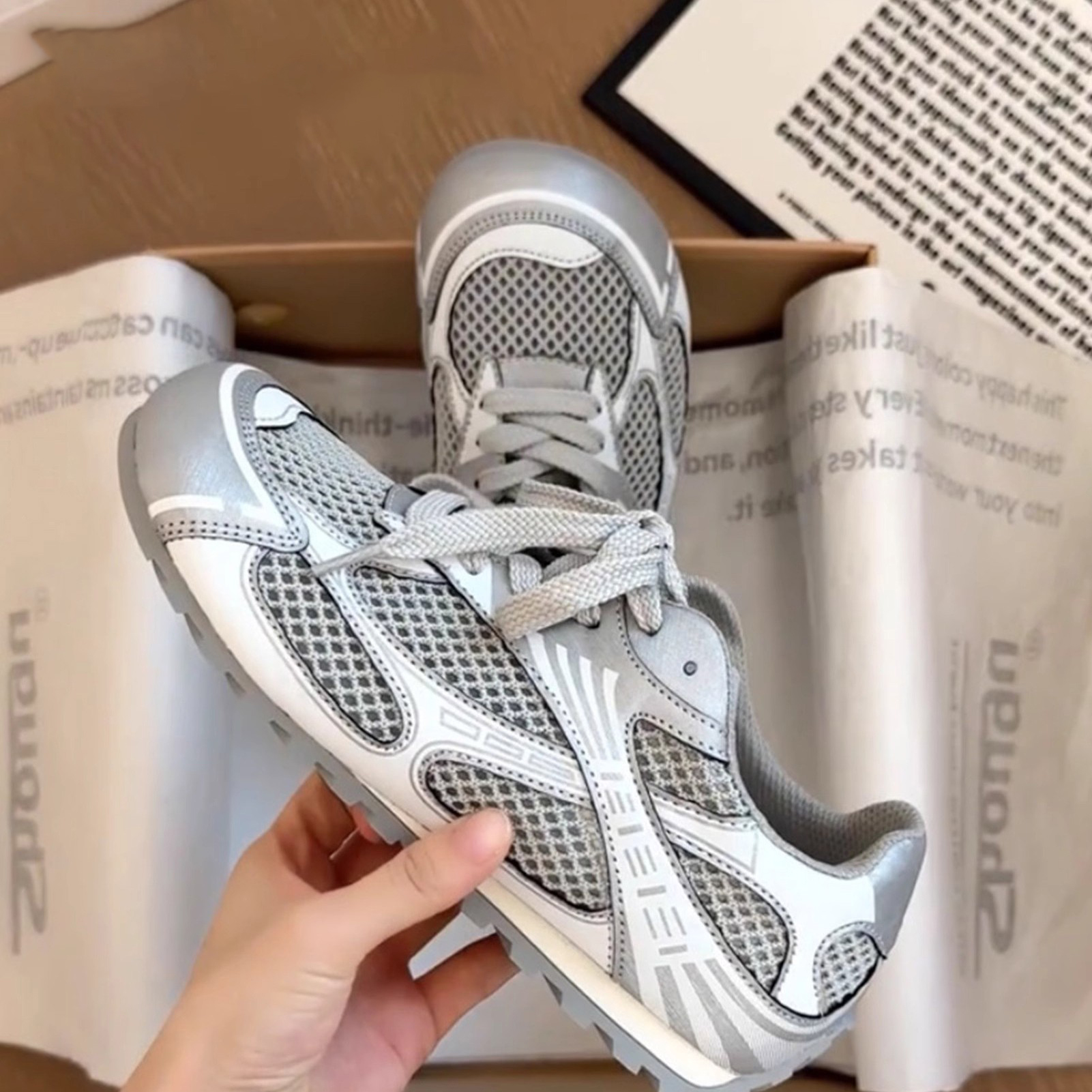 网面德训鞋女2025复古登山鞋