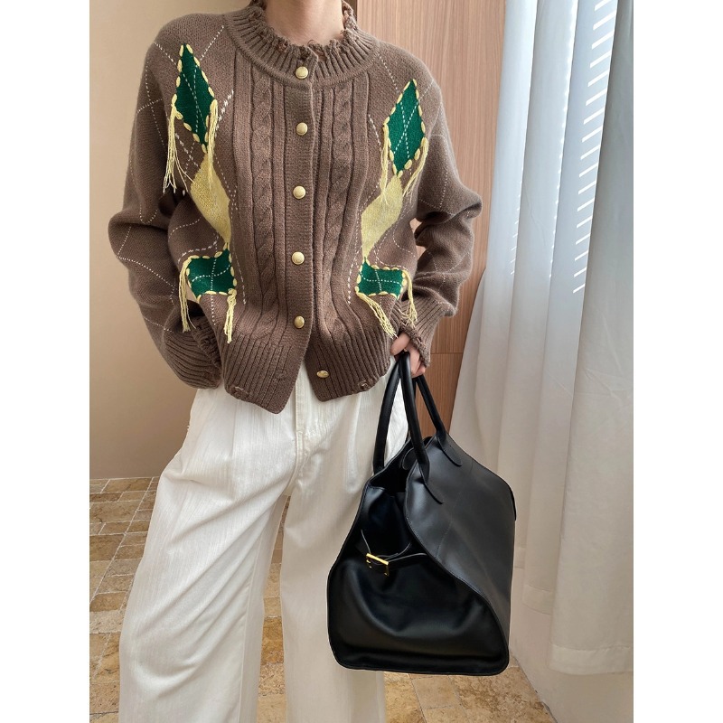 司南 早秋新款 氛围感减龄撞色编织流苏破洞菱格针织开衫