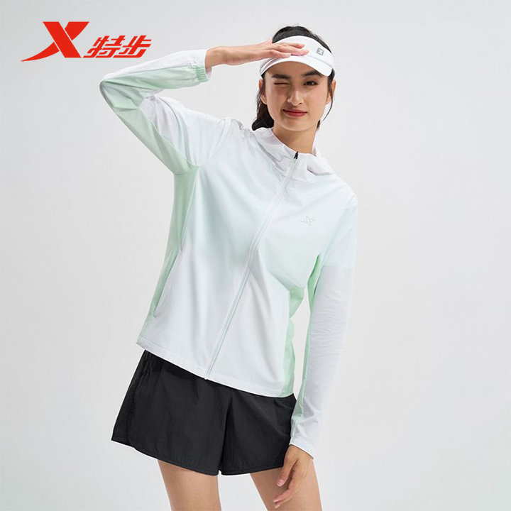 特步单风衣2025夏装新品女防晒衣轻薄透气跑步风衣975228140224