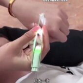 采耳掏耳朵解压新款 儿童可视充电挖耳勺发光鼻屎夹 发光耳勺套装