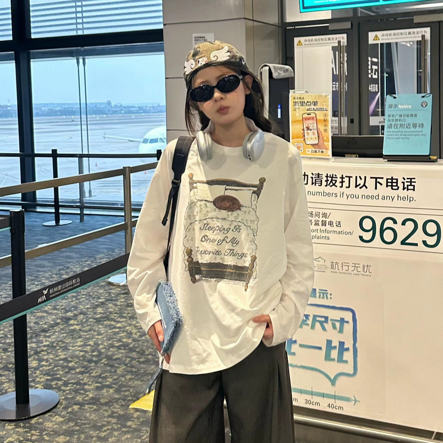 复古字母印花白色长袖T恤女
