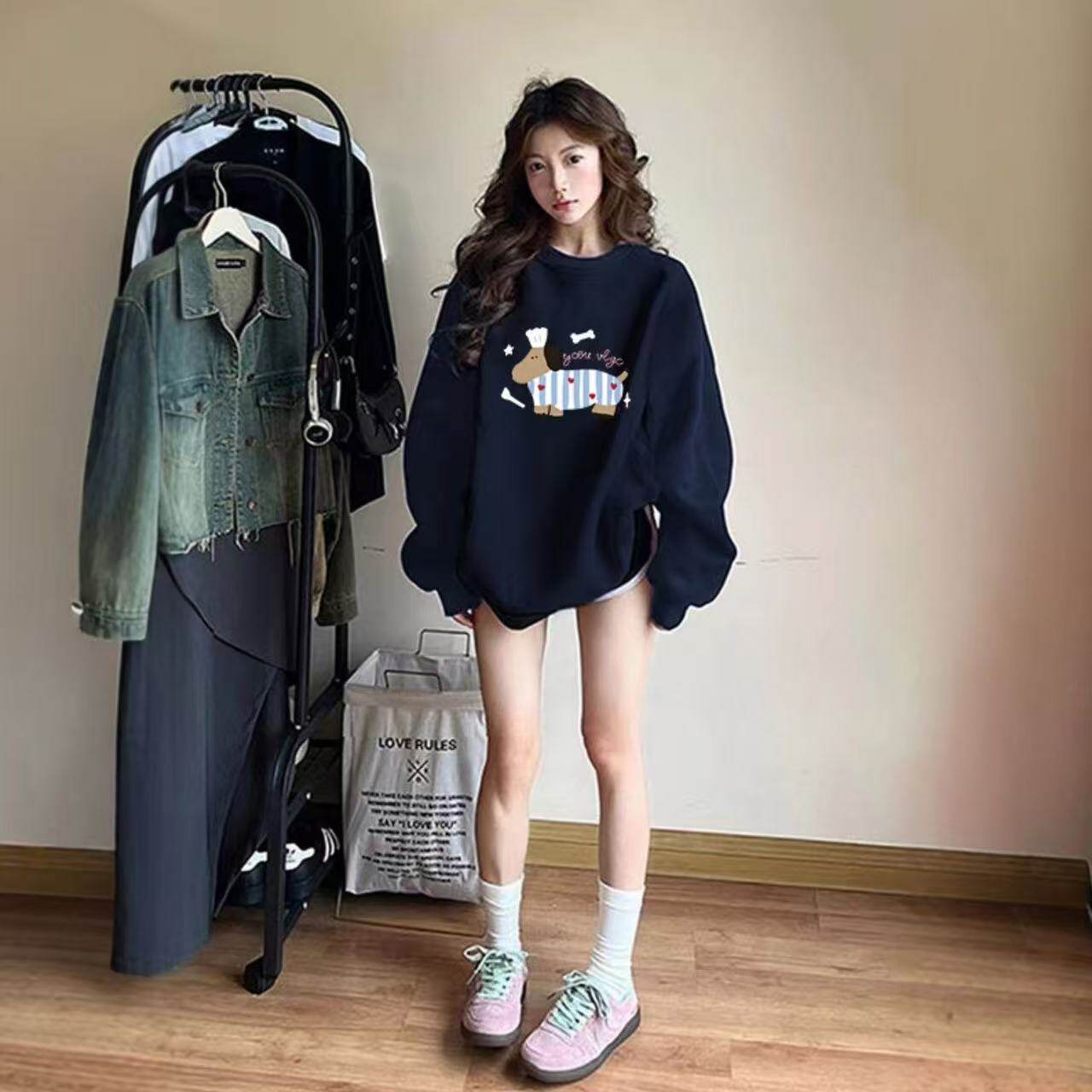 卡通小狗印花圆领长袖卫衣女