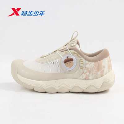 特步儿童鞋男小童跑步鞋2026夏季款宽宽坚果鞋运动鞋674215113007
