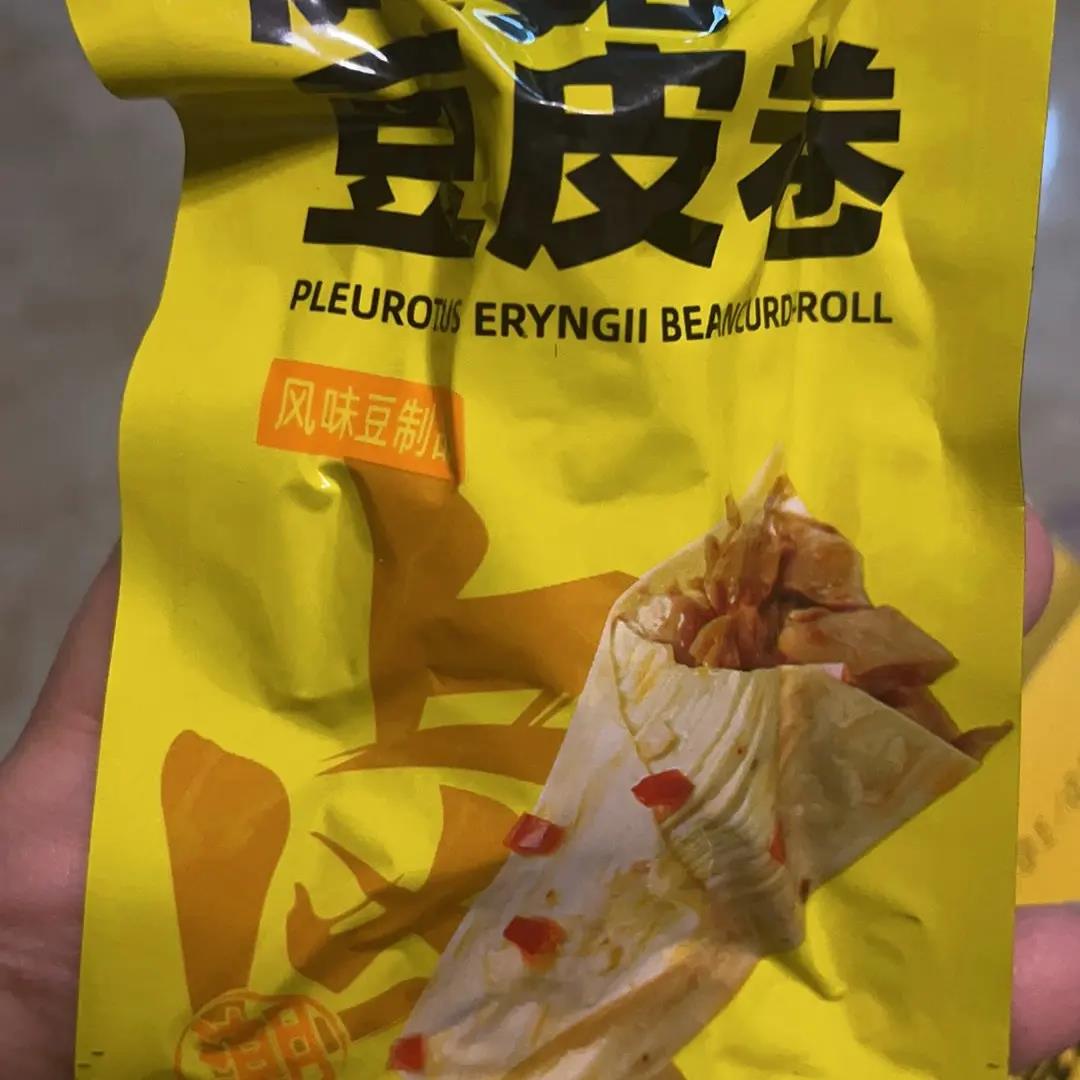 卜珂脆菇海带夹心豆皮卷香菇豆制食品开袋即食香辣休闲小包零食