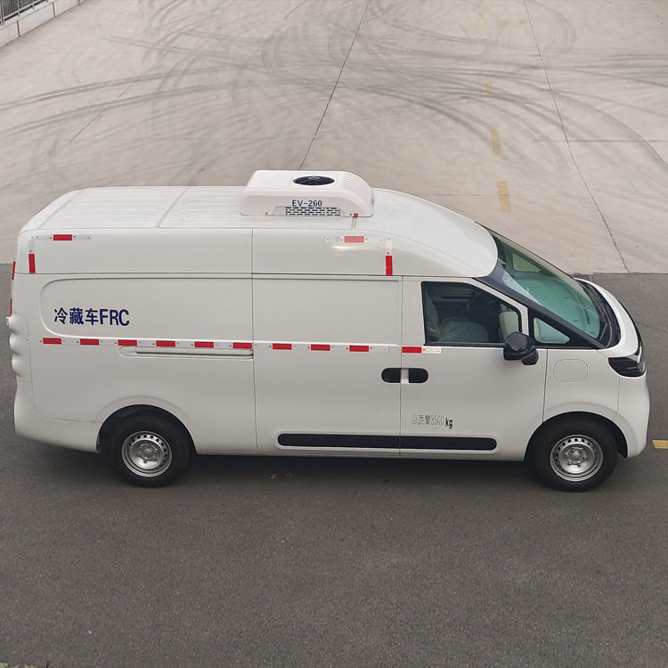 东风D9前四后八保温冷藏车