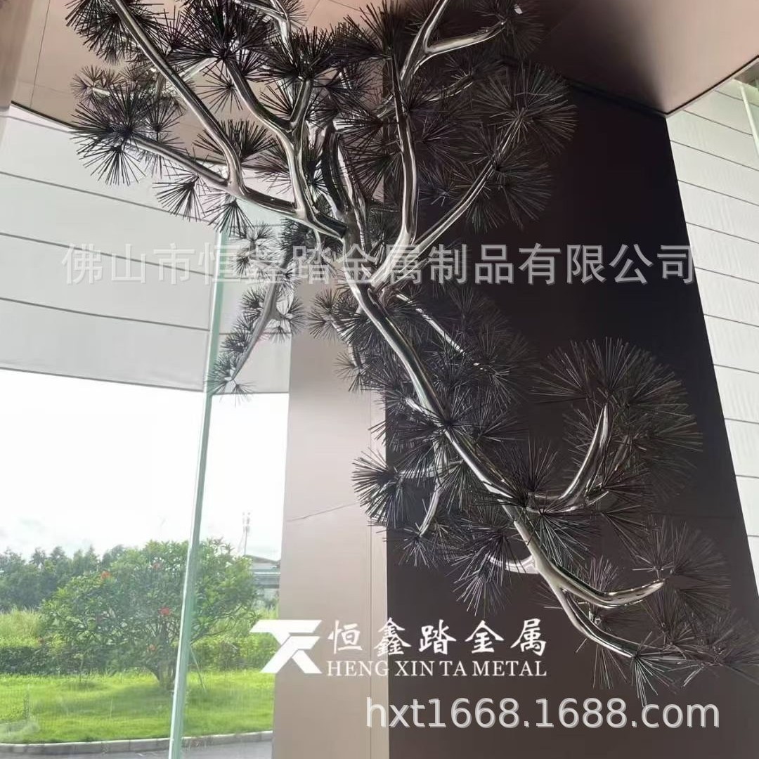 空间美学金属迎客松雕塑美陈装置 展示区镜面不锈钢圆球迎客松