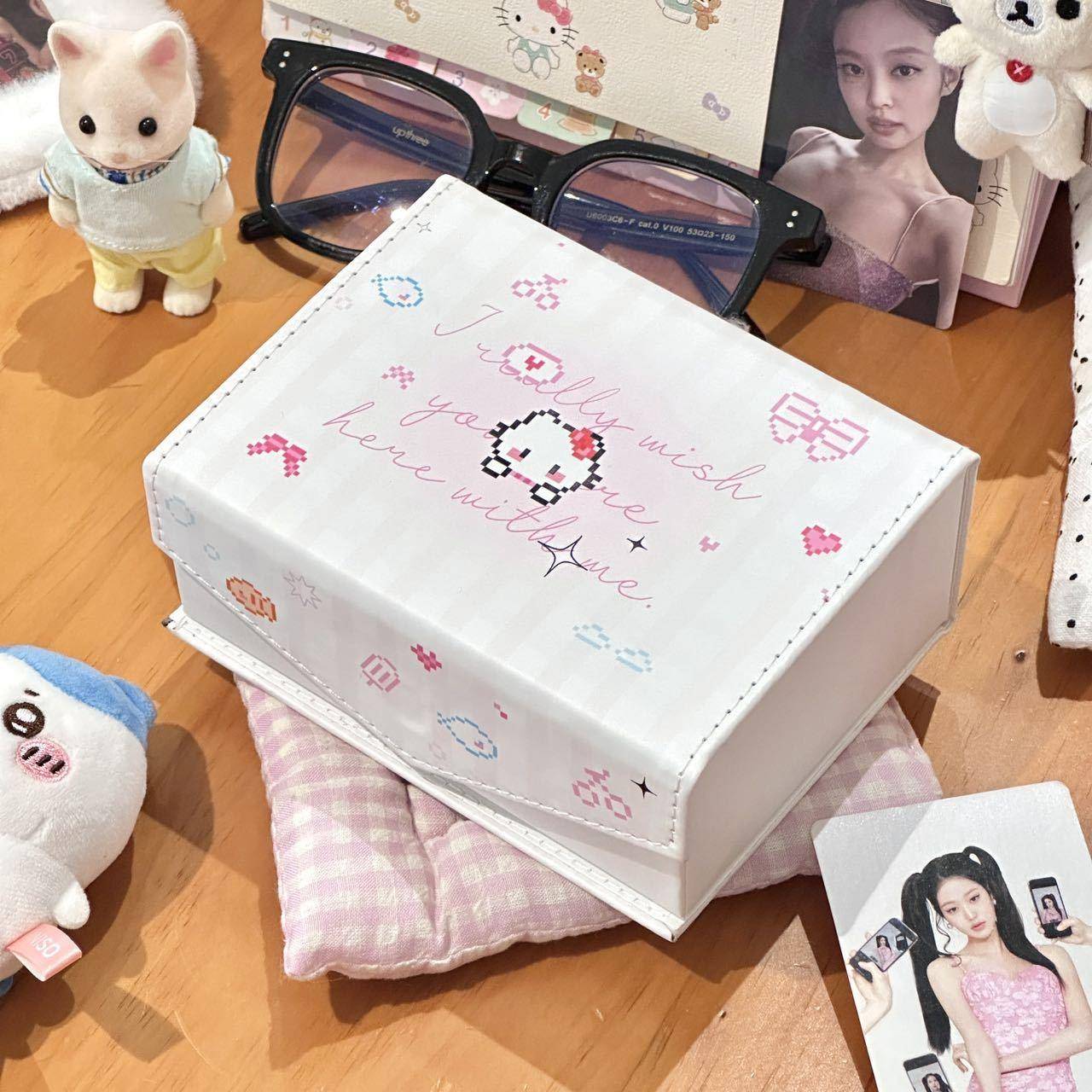 ins像素小猫卡盒防尘带盖小卡吧唧大容量可爱卡通谷美磁吸收纳盒