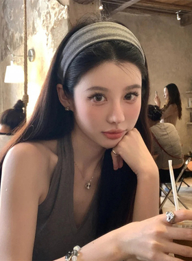 灰色宽边发箍高颅顶发饰