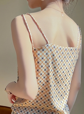 Fashion V-neck Loose Print Underlay ShirtV领宽松印花打底衫女