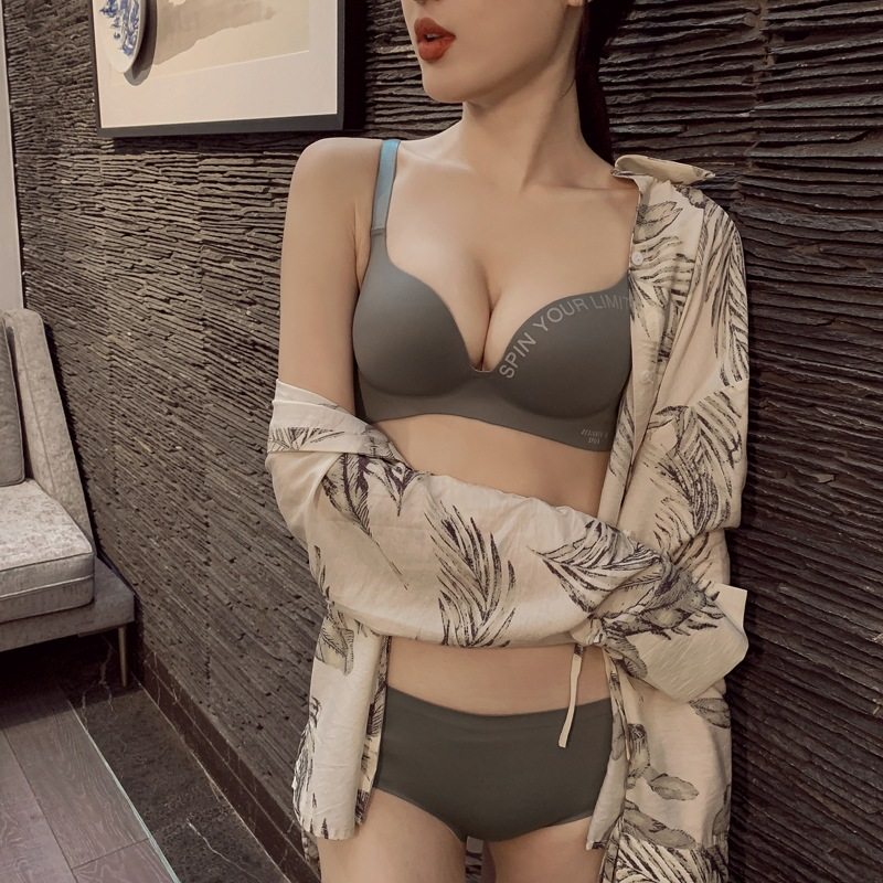 新款性感光面无钢圈一片式聚拢少女内衣小胸上托调整型文胸套装,女士内衣/男士内衣/家居服,少女文胸,淘宝优惠券,粉丝福利购,淘宝优惠卷