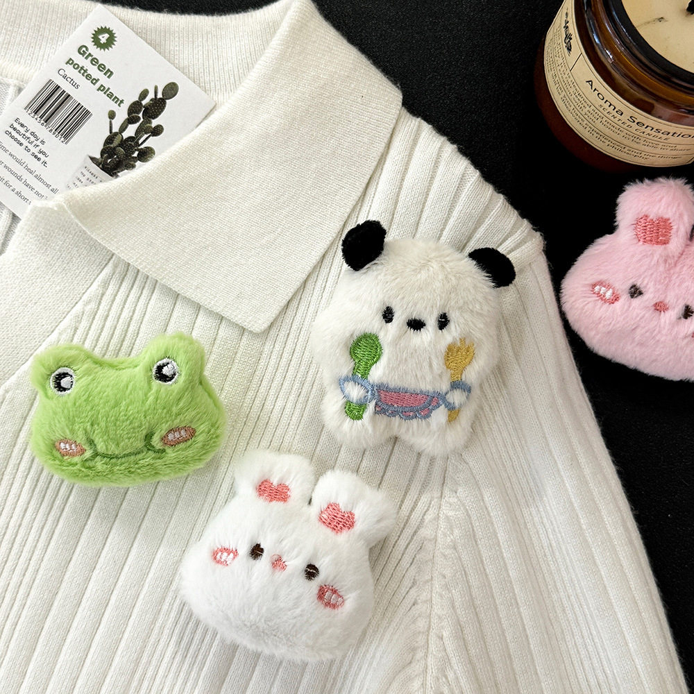 小礼品卡通动物毛绒胸针软萌可爱包包衣服别针少女心公仔挂件配饰