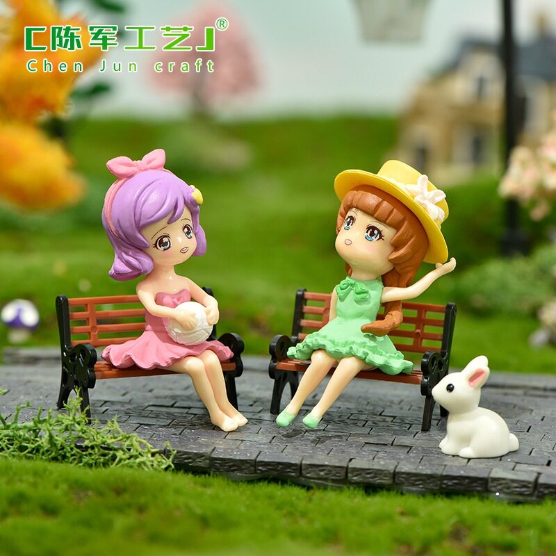 水晶球配件可爱带帽抱球女孩塑料