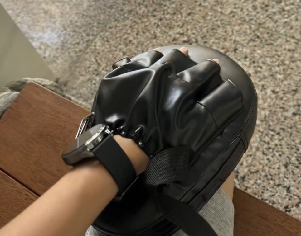 拳击手靶散打儿童成人泰拳拳击靶子武术跆拳道训练器材直挡板脚靶