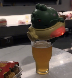 新款网红科技不倒翁平衡独轮车走钢丝陀螺仪垂直悬浮玩具礼物