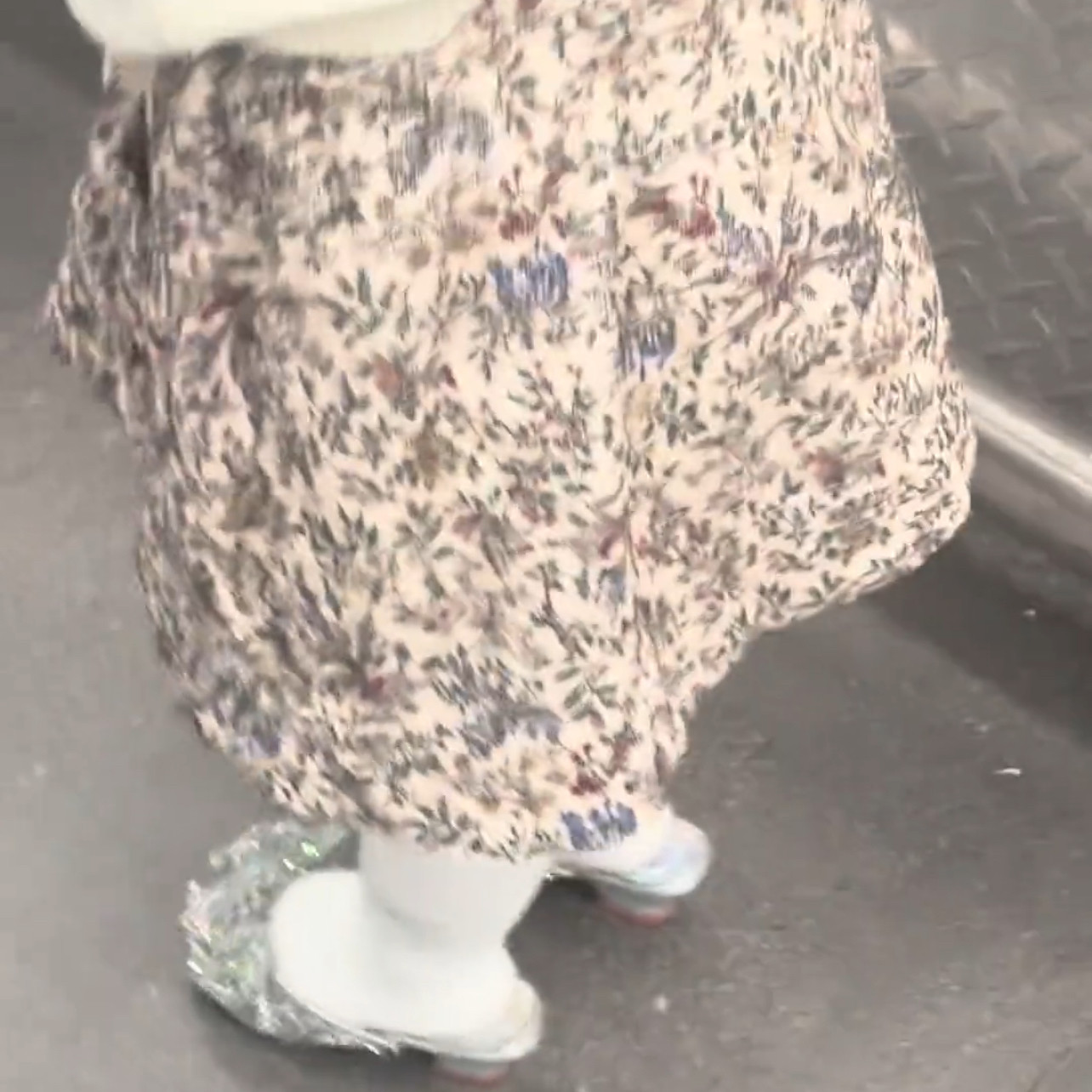 短款百搭气质儿童宝宝碎花半身裙女童套装2026夏季新款时尚