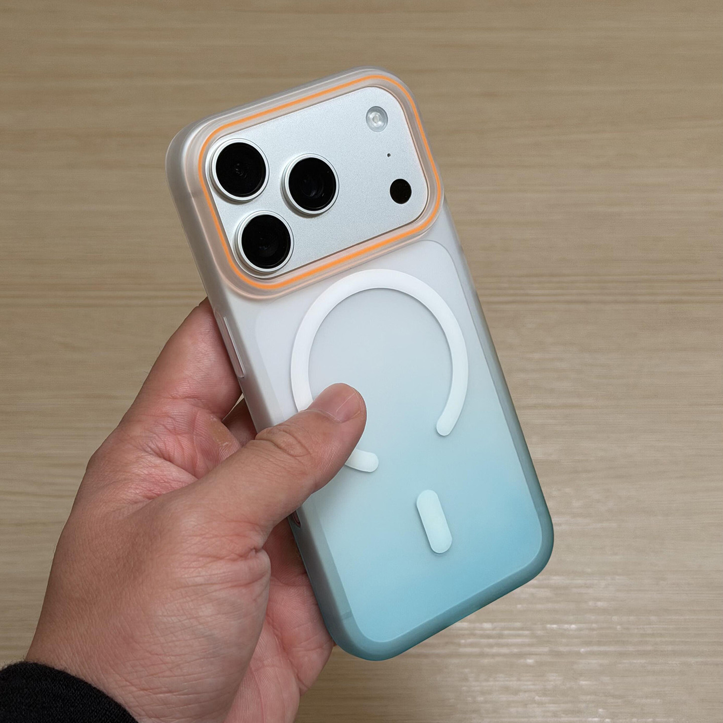 个性渐变冰雾磨砂磁吸适用苹果17Promax手机壳iPhone16/15plus硬14亚克力13/12mini透明XRs薄78/se文艺小清新