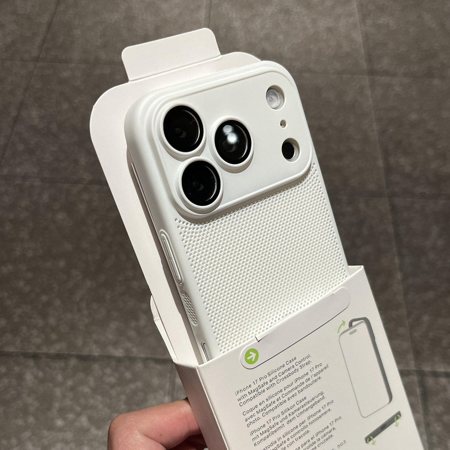 带镜头膜全包蜂窝散热网状适用小米苹果17promax手机壳iPhone16/15/1432不发热烫红米K90/80/70pro至尊版硬套