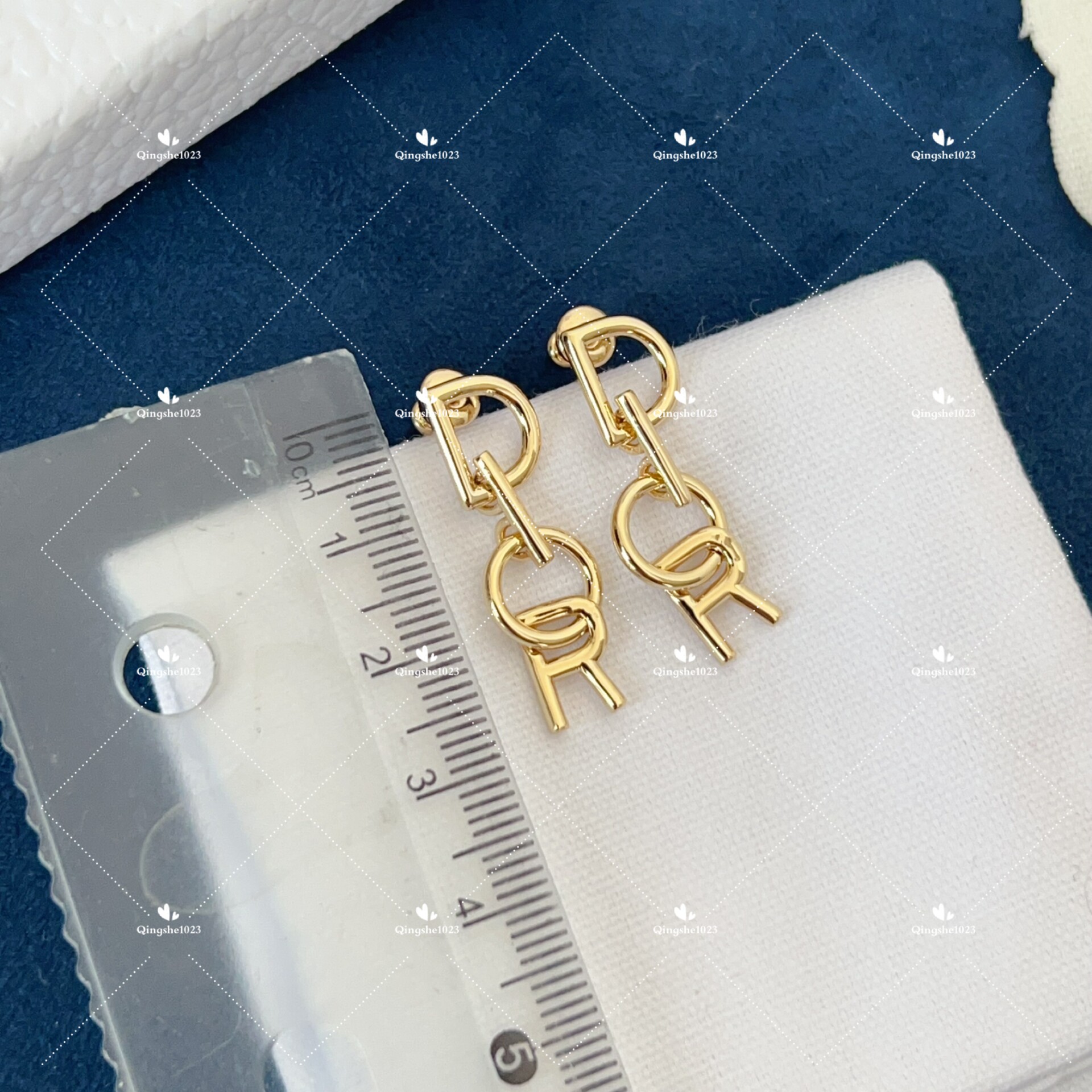 高品质黄铜镀厚金金色字母链条女士耳环时髦气质博主耳饰轻奢对版