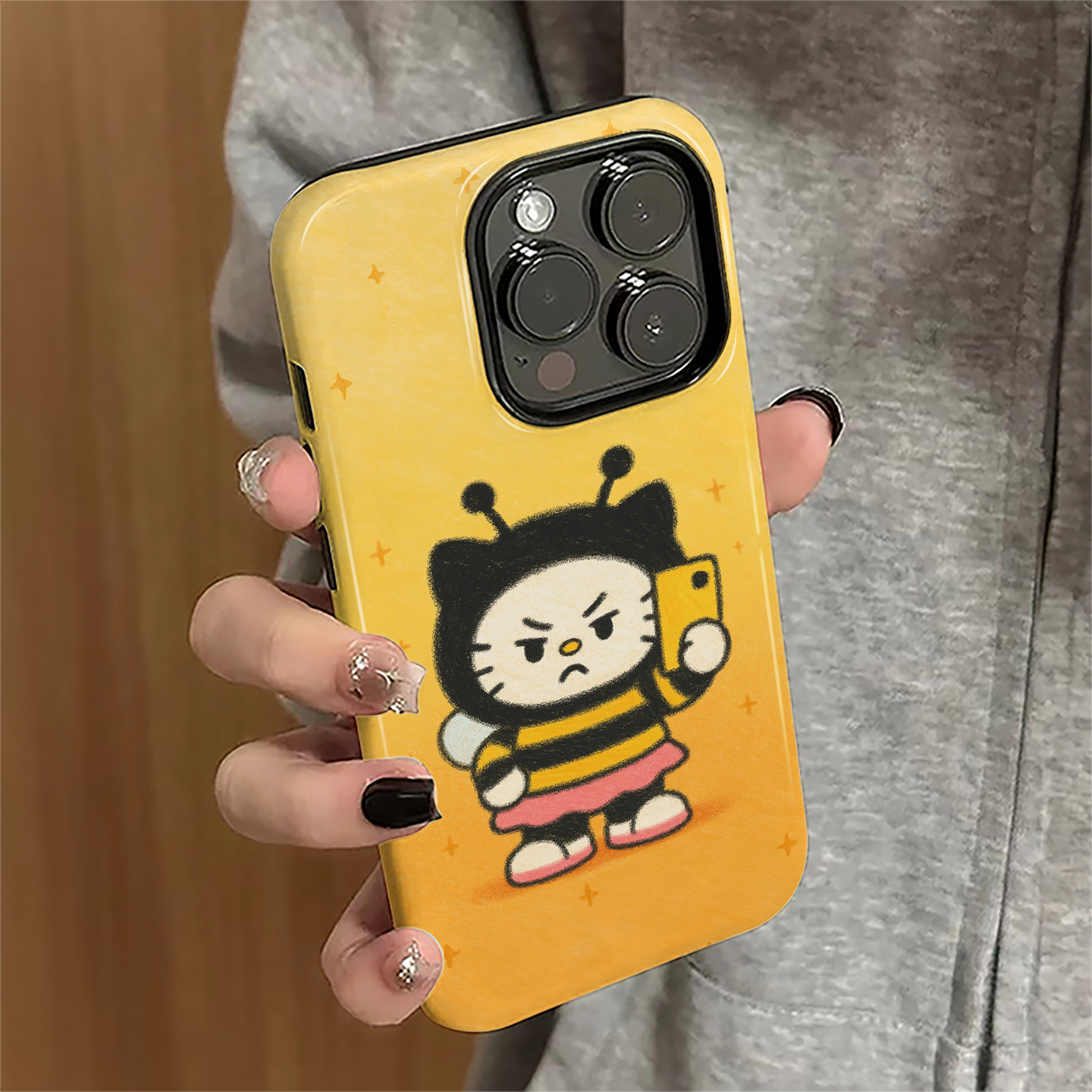 蜜蜂kitty猫适用iPhone17pro手机壳苹果16promax卡通15pro女13日韩14新款xsmax防摔11保护套12潮8/7plus菲林