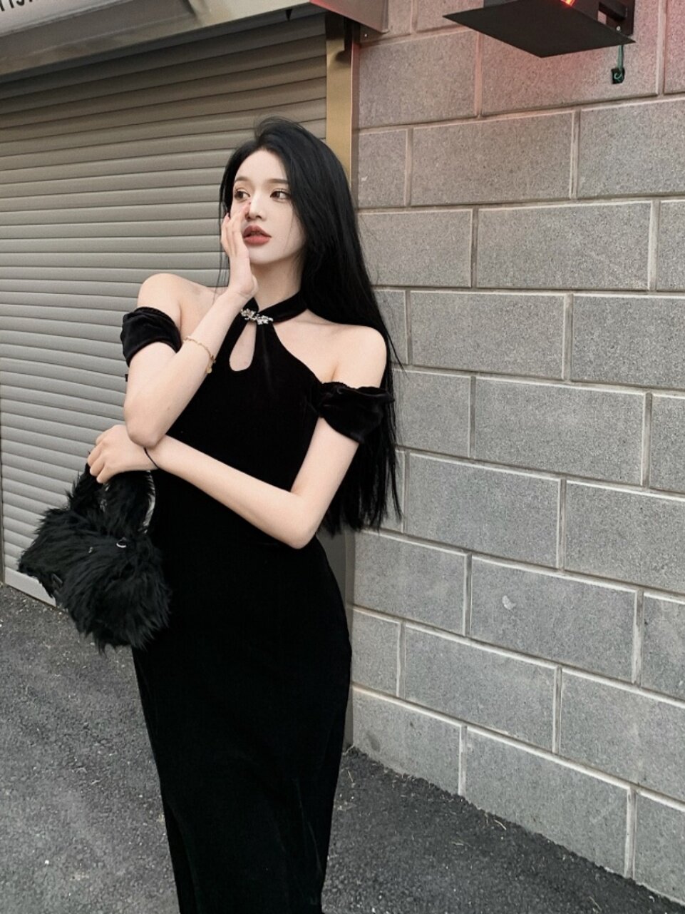여성 이브닝 드레스 2024 뉴저지 하이 엔드 라이트 럭셔리 틈새 하이 엔드 파티는 일반적으로 검은 드레스를 입을 수 있습니다