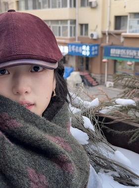 孙千同款前进贝雷帽女2025新款显脸小老钱风红色灯芯绒画家鸭舌帽