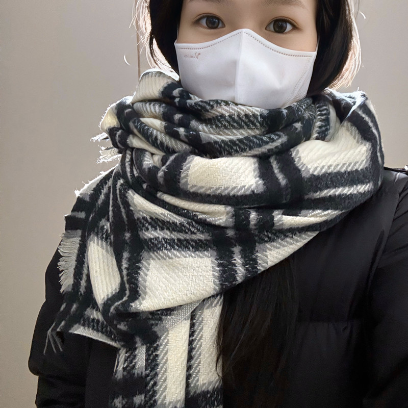 经典格子围巾女冬季高级感