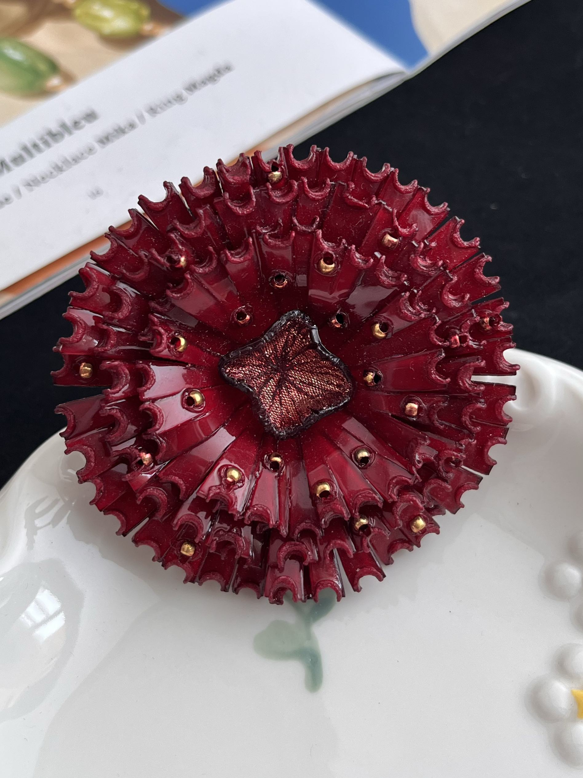 【任四月中古首饰】Cilea Paris树脂花胸针 Vintage中古首饰