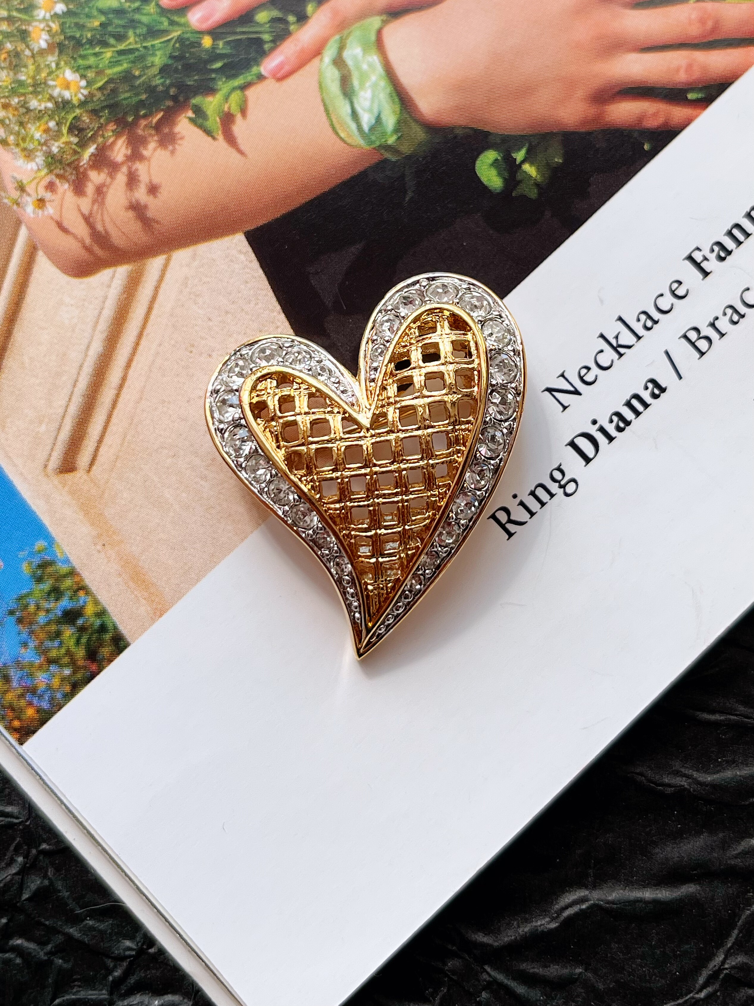 【任四月中古首饰】Nina Ricci桃心胸针 Vintage中古首饰