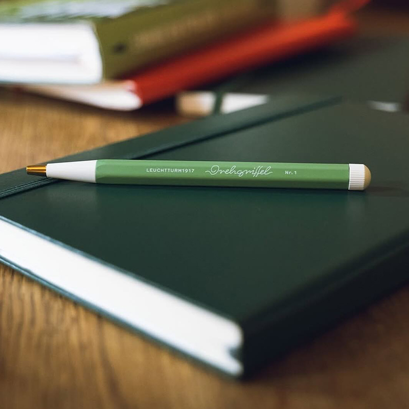 德国灯塔leuchtturm1917黄铜金属旋转圆珠转笔0.7mm速干油性子弹头商务签字学生宝珠中性笔包豪斯G2通用笔芯