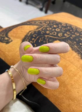 短款绿色穿戴美甲日常简约牛油果绿纯色新款气质感显白假指甲贴片