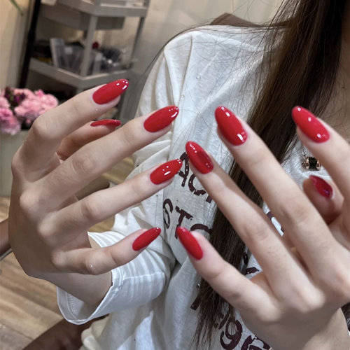 苹果红色2025新款穿戴甲椭圆美甲