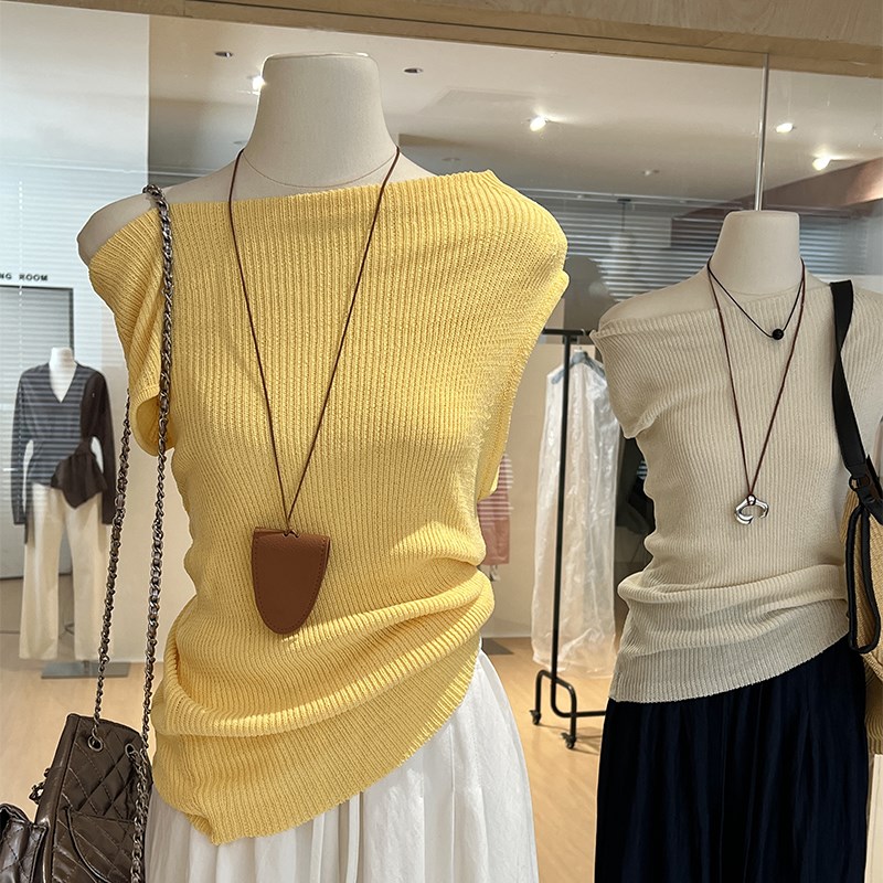 法式斜肩针织衫女夏设计感别致修身露肩一字领不规则短袖漂亮上衣